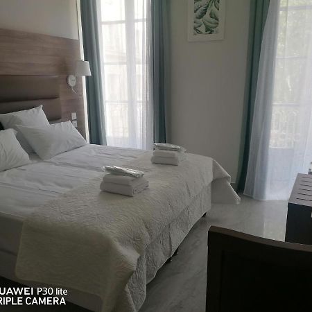 Square Hotel นีมส์ ภายนอก รูปภาพ